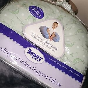 Boppy Pillow (Nursing)